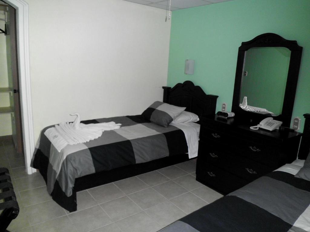 Hotel Eskalima Alajuela Room photo