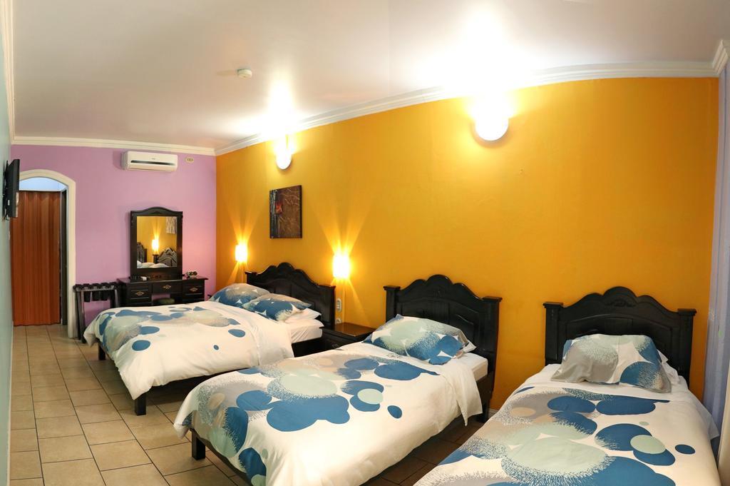 Hotel Eskalima Alajuela Exterior photo