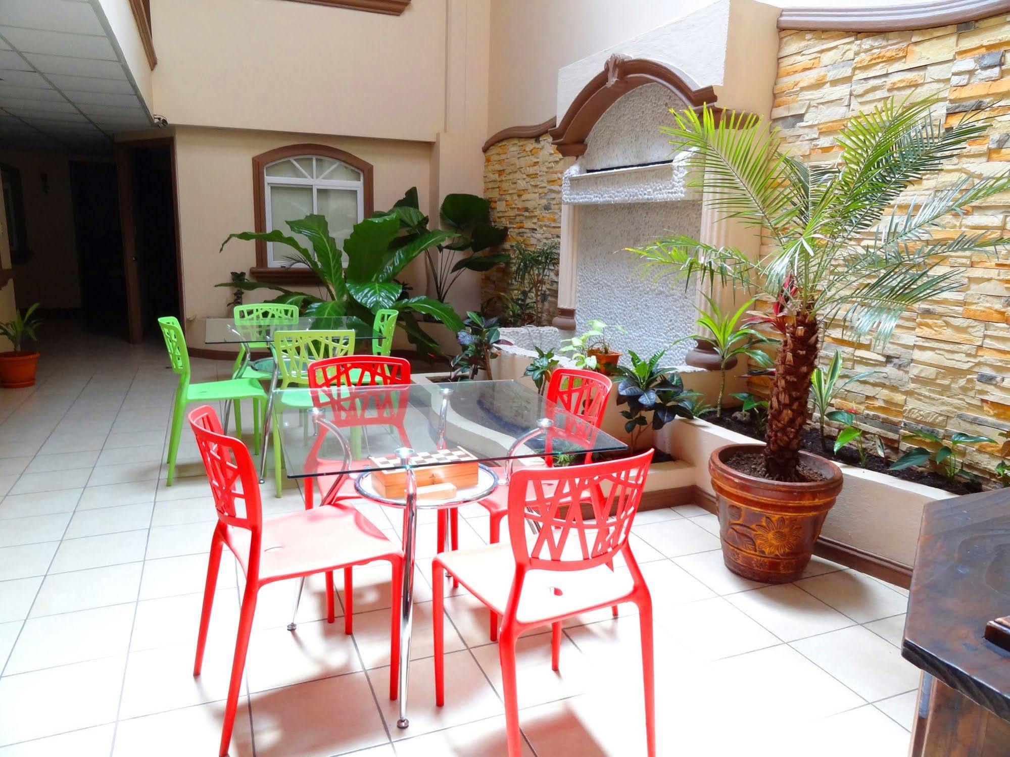 Hotel Eskalima Alajuela Exterior photo